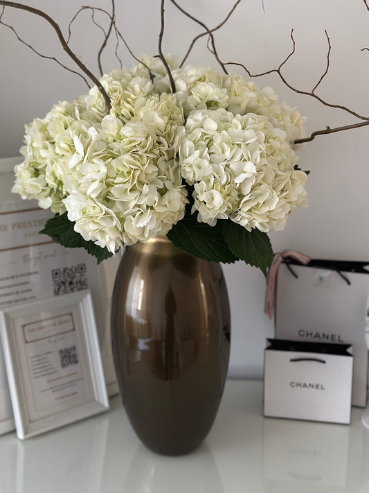 Ramo Luxury de Hortensias Blancas - El Detalle Perfecto para Ocasiones Especiales