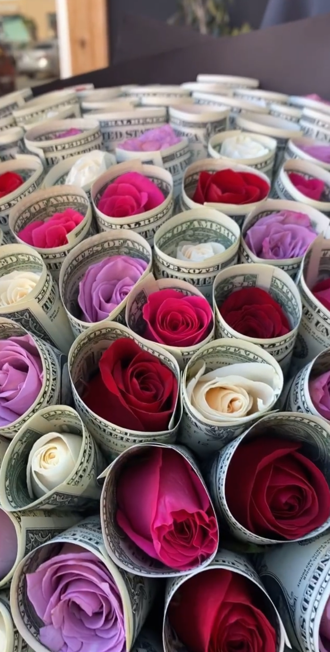 Money Bouquet - Ramo de rosas envueltas con dinero 