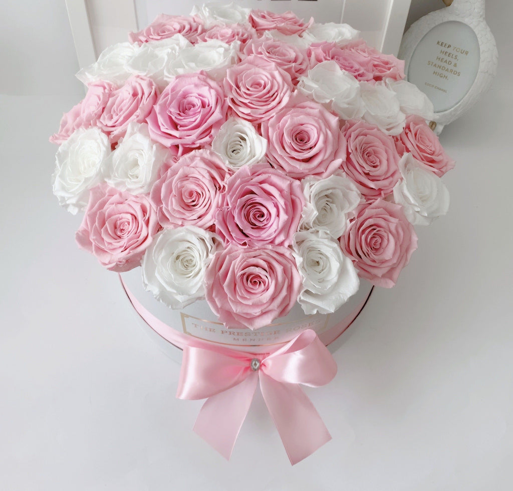 Comprar online Caja en forma de Corazón para San Valentín - The Prestige  Roses Madrid - Floristeria Lujo de Caja de Rosas Madrid