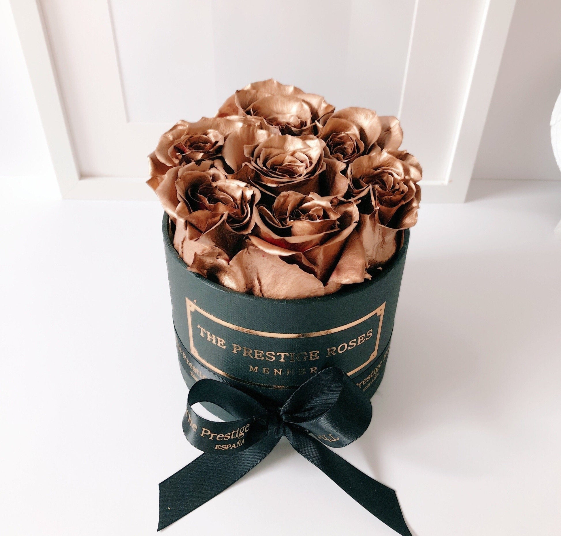 Caja Negro Mini de Rosas Frescas Doradas | The Prestige Roses - The Prestige Roses Madrid