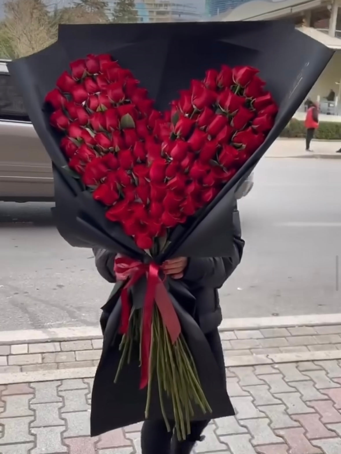 Ramo de Rosas naturales frescas en forma Corazon